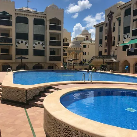 Con Piscinas Lägenhet